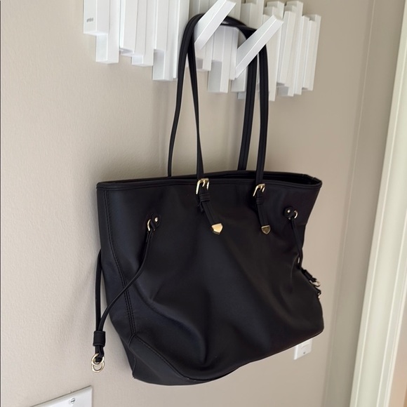 JustFab Lovesome Black Shoulder Tote Bag with Gold Tone Accents AS IS - Picture 2 of 7